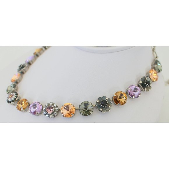 Mariana Discover Large Floral Crystal Necklace - Picture 4 of 6